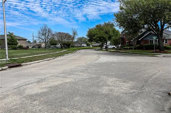 $69,999 | 309 Cougar Drive, Arabi, LA 70032