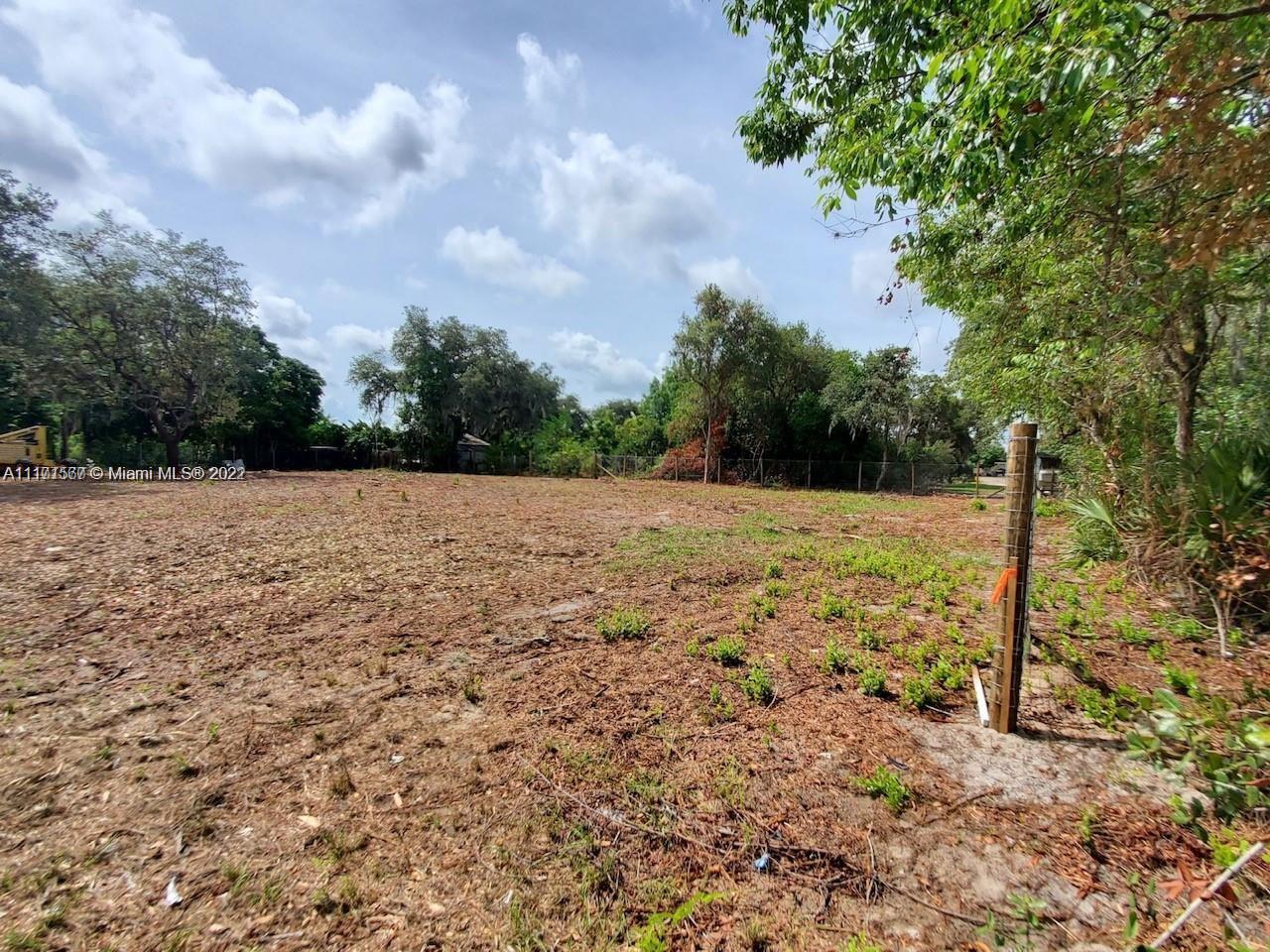 2023 West Oxnard Road Avon Park, FL 33825 - Photo 2 of 6 Gallery Image 2