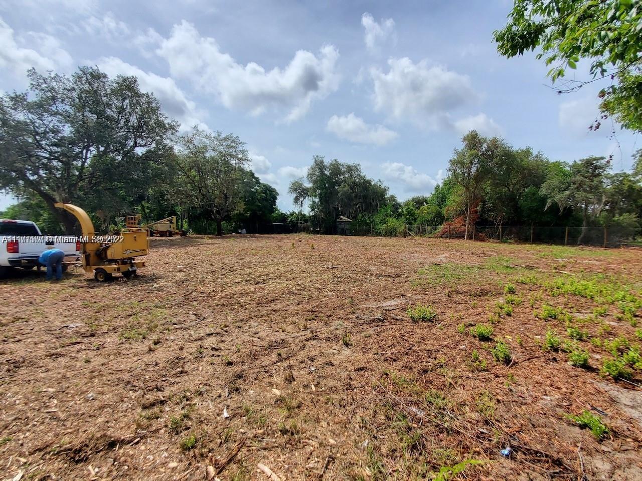 2023 West Oxnard Road Avon Park, FL 33825 - Photo 4 of 6 Gallery Image 4