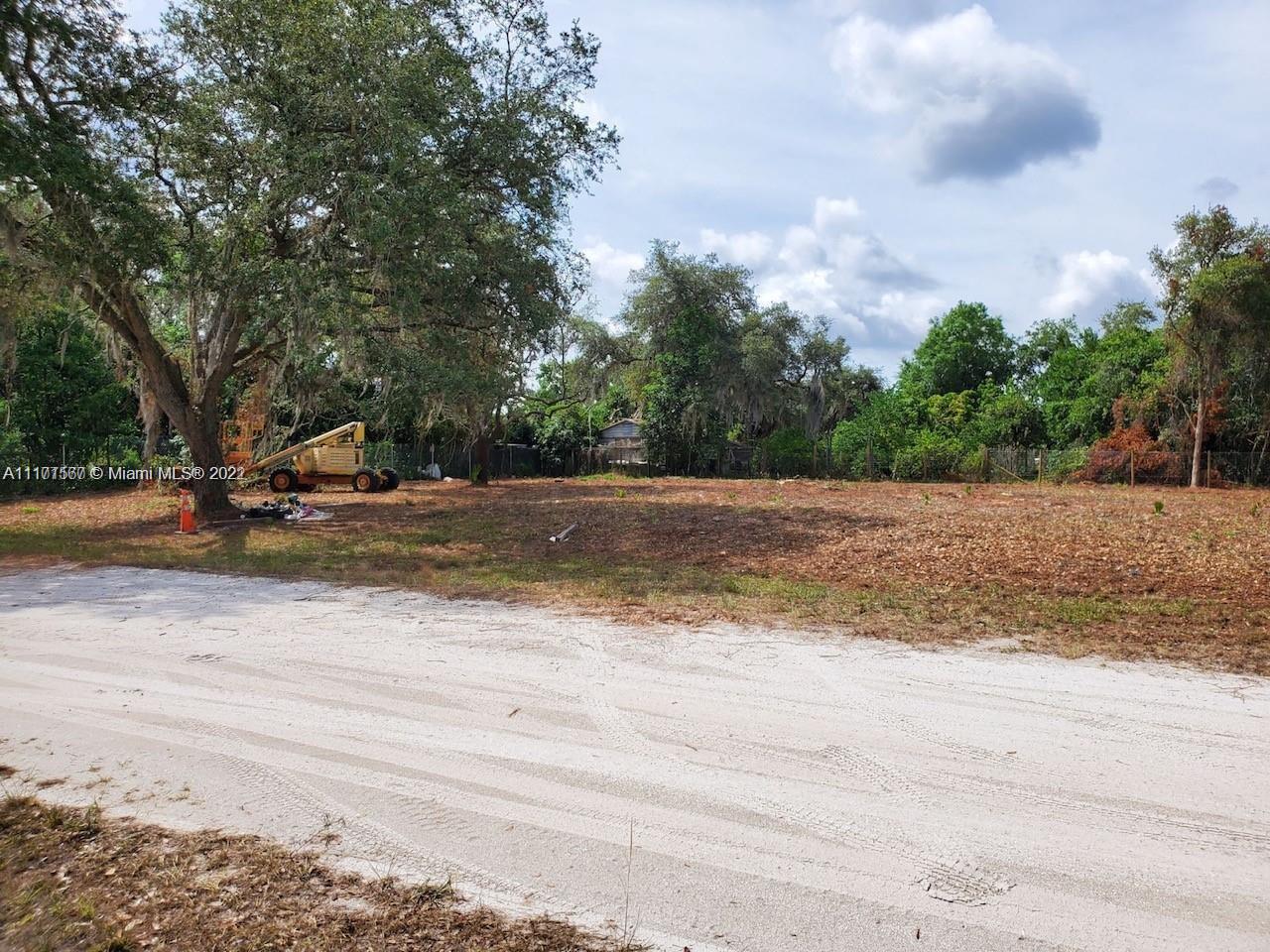 2023 West Oxnard Road Avon Park, FL 33825 - Photo 5 of 6 Gallery Image 5