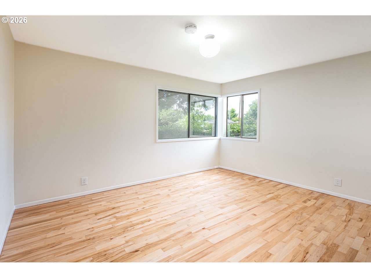 1404 Centennial Boulevard Springfield, OR 97477 - Photo 11 of 32 Bedroom