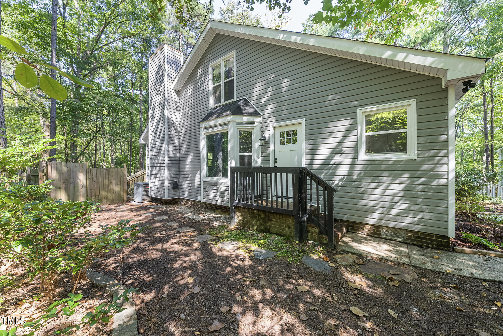 3408 Whitford Court Raleigh, NC 27606 - Photo 4 of 29 DSC06865
