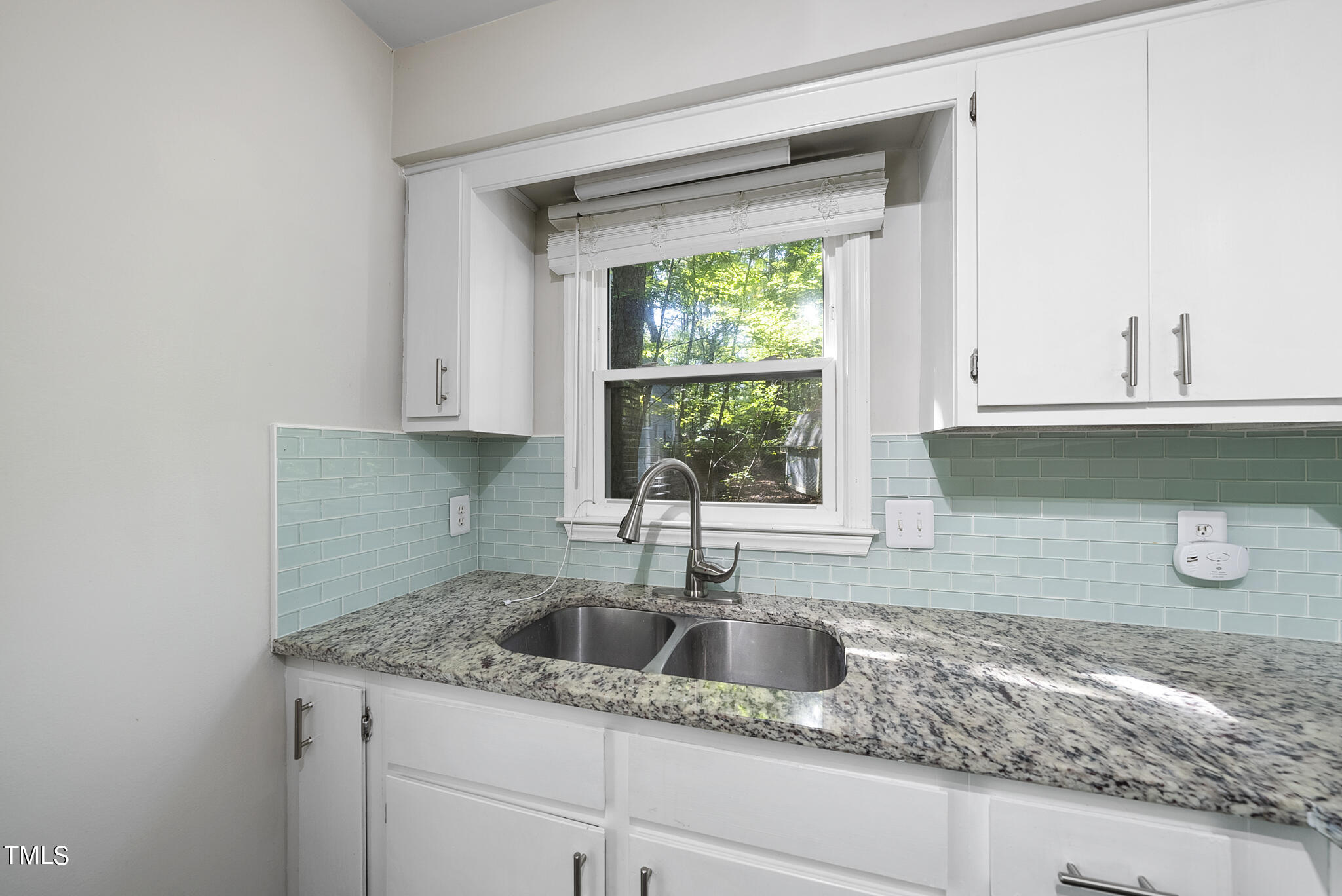 3408 Whitford Court Raleigh, NC 27606 - Photo 10 of 29 DSC06907