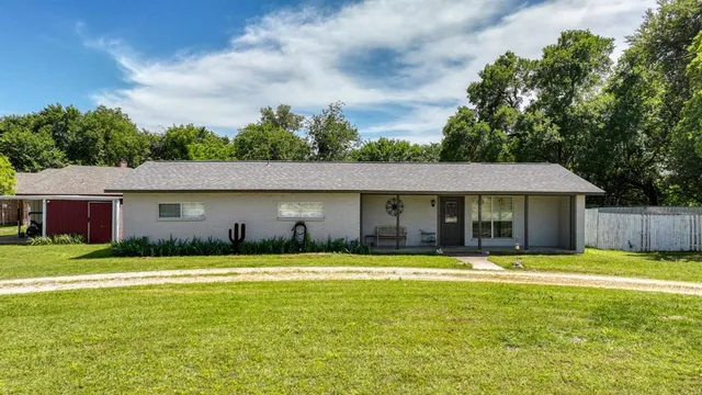 $308,000 | 301 Spring Branch Trail South, Springtown, TX 76082