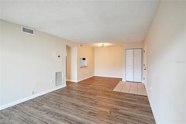 $169,900 | 3282 South Semoran Boulevard, Unit 22, Orlando, FL 32822