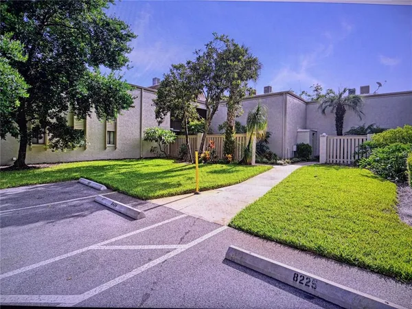 $169,900 | 3282 South Semoran Boulevard, Unit 22, Orlando, FL 32822
