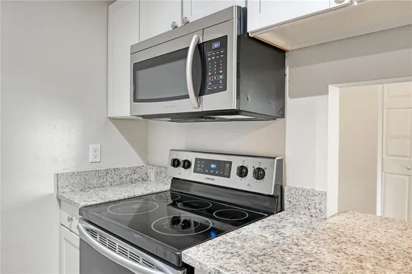 $169,900 | 3282 South Semoran Boulevard, Unit 22, Orlando, FL 32822