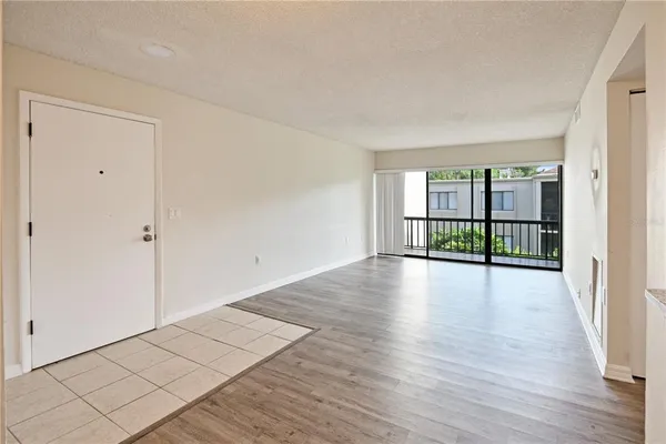 $169,900 | 3282 South Semoran Boulevard, Unit 22, Orlando, FL 32822