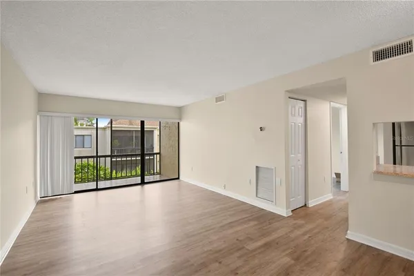 $169,900 | 3282 South Semoran Boulevard, Unit 22, Orlando, FL 32822