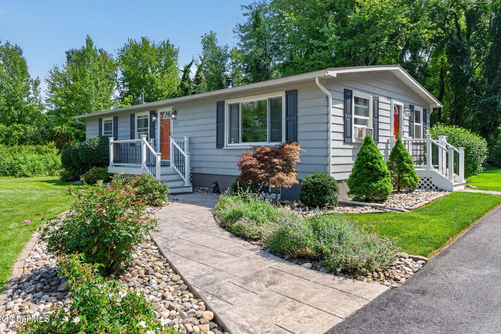 32 Tabor Road Halfmoon, NY 12118 - Photo 5 of 36 15-web-or-mls-32-tabor-rd