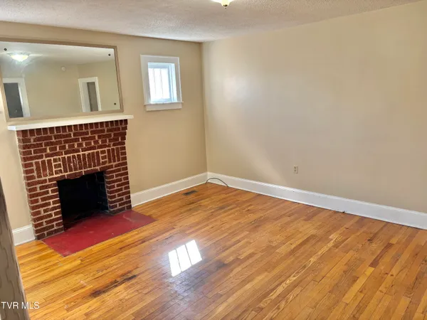 $1,400 | 1257 East Center Street, Unit 16, Kingsport, TN 37660