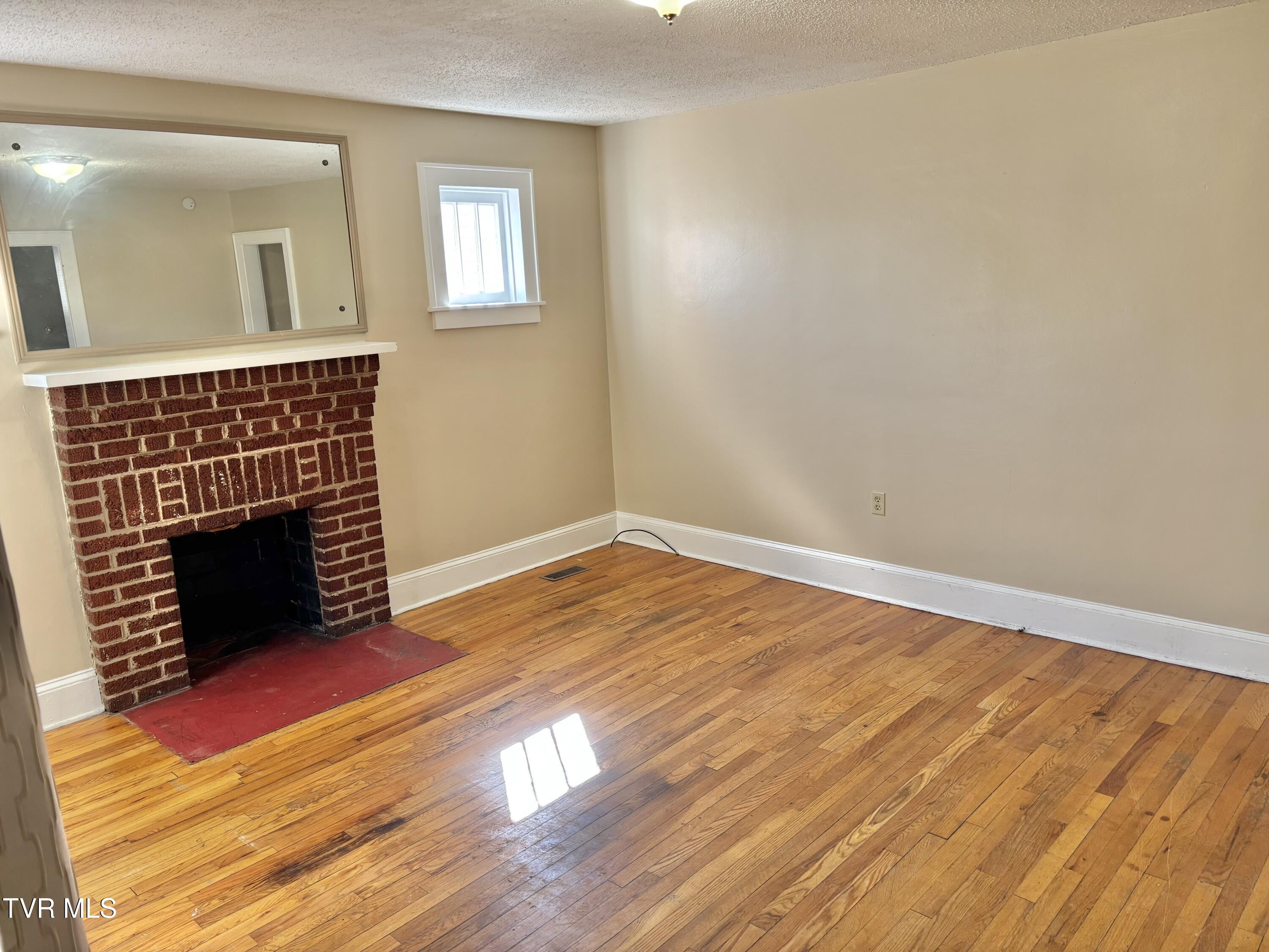 1257 East Center Street, Unit 16 Kingsport, TN 37660 - Photo 2 of 10 IMG_9810