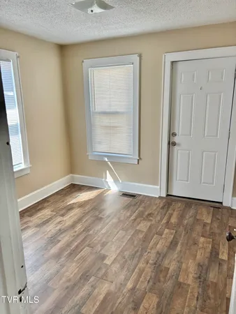 $1,400 | 1257 East Center Street, Unit 16, Kingsport, TN 37660