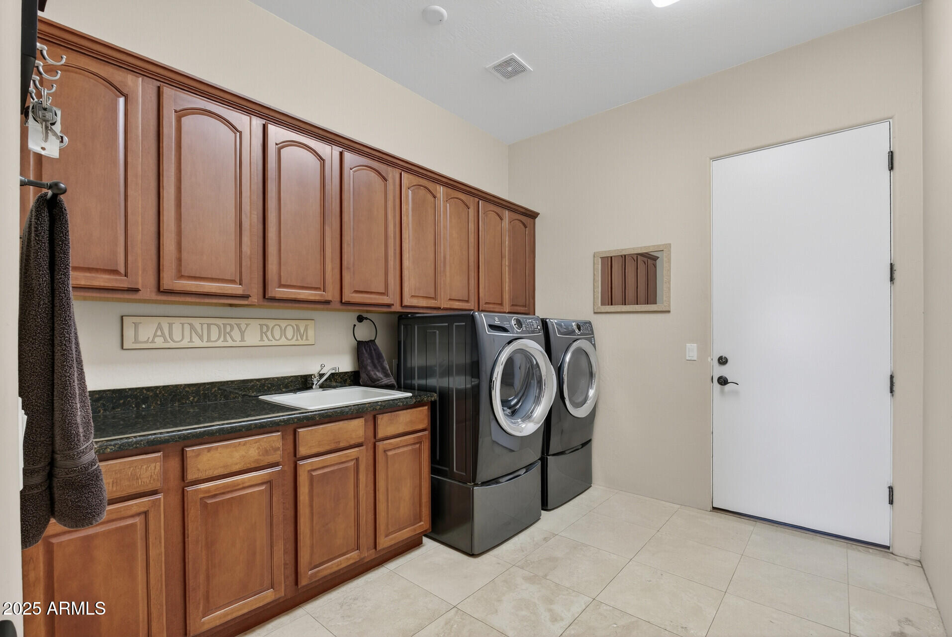 1744 West Maddock Road Phoenix, AZ 85086 - Photo 26 of 71 31_1744_W_Maddock31_mls