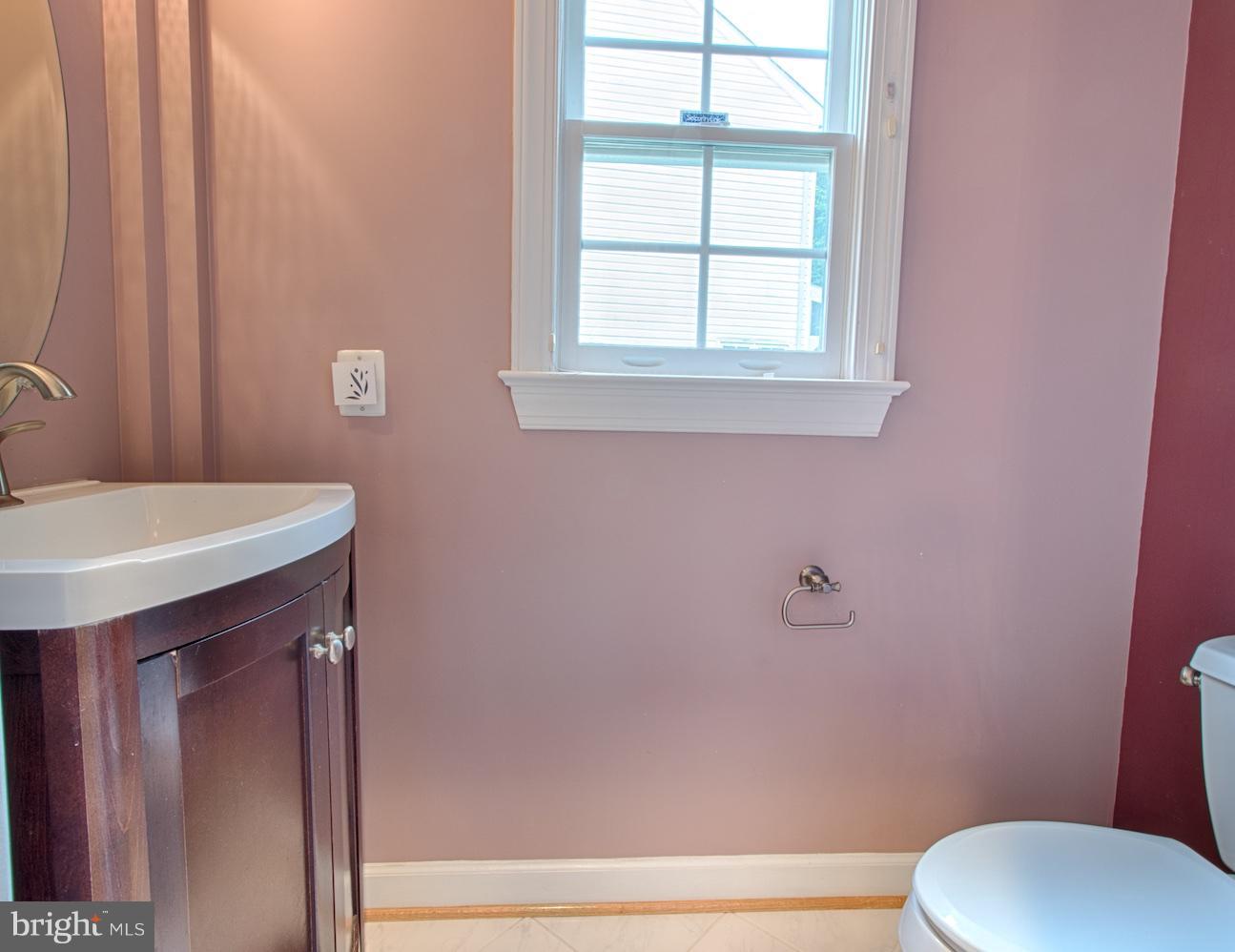 7365 Hunters Oak Court Springfield, VA 22150 - Photo 12 of 27 Powder Room