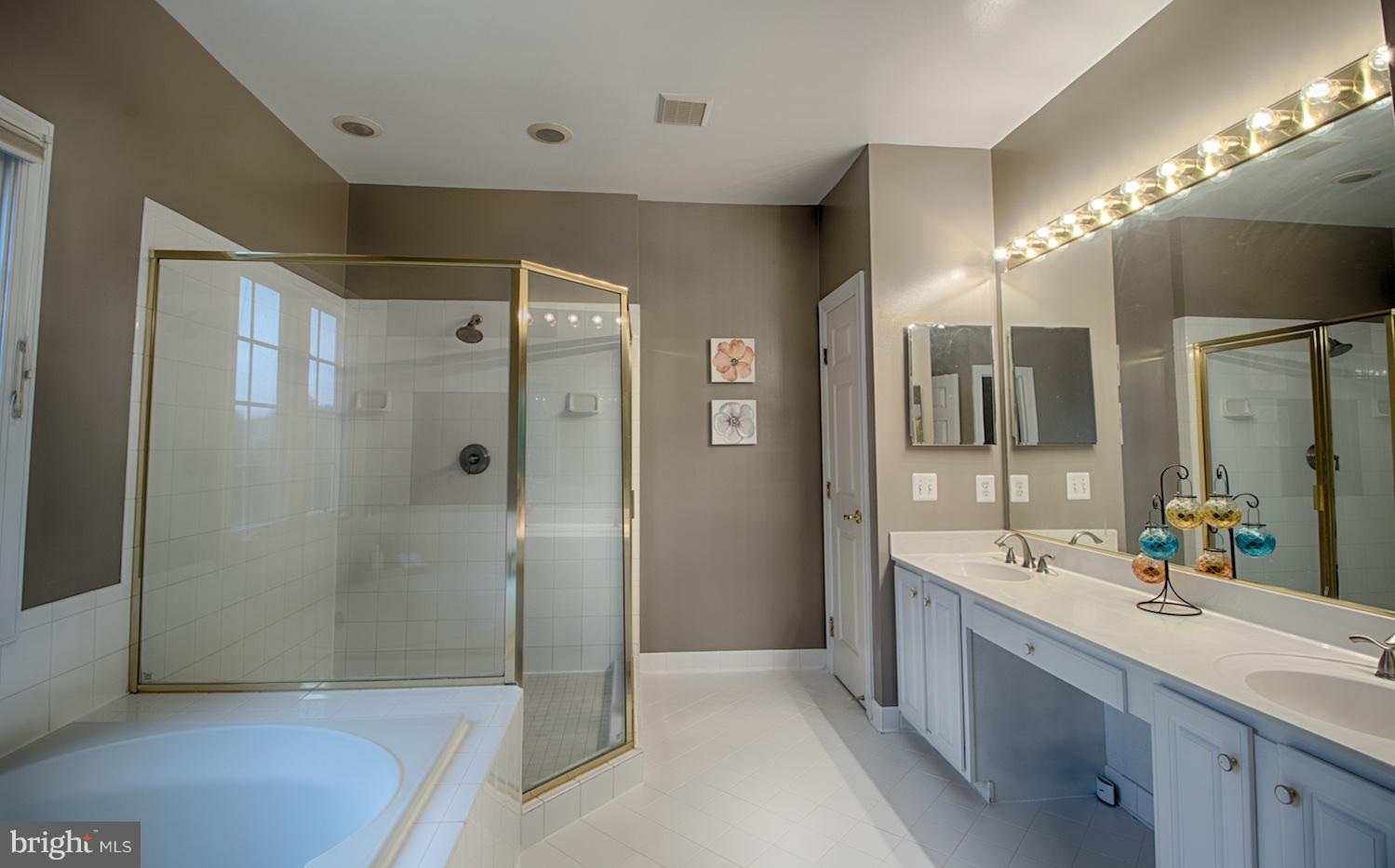 7365 Hunters Oak Court Springfield, VA 22150 - Photo 14 of 27 Bath (Master)
