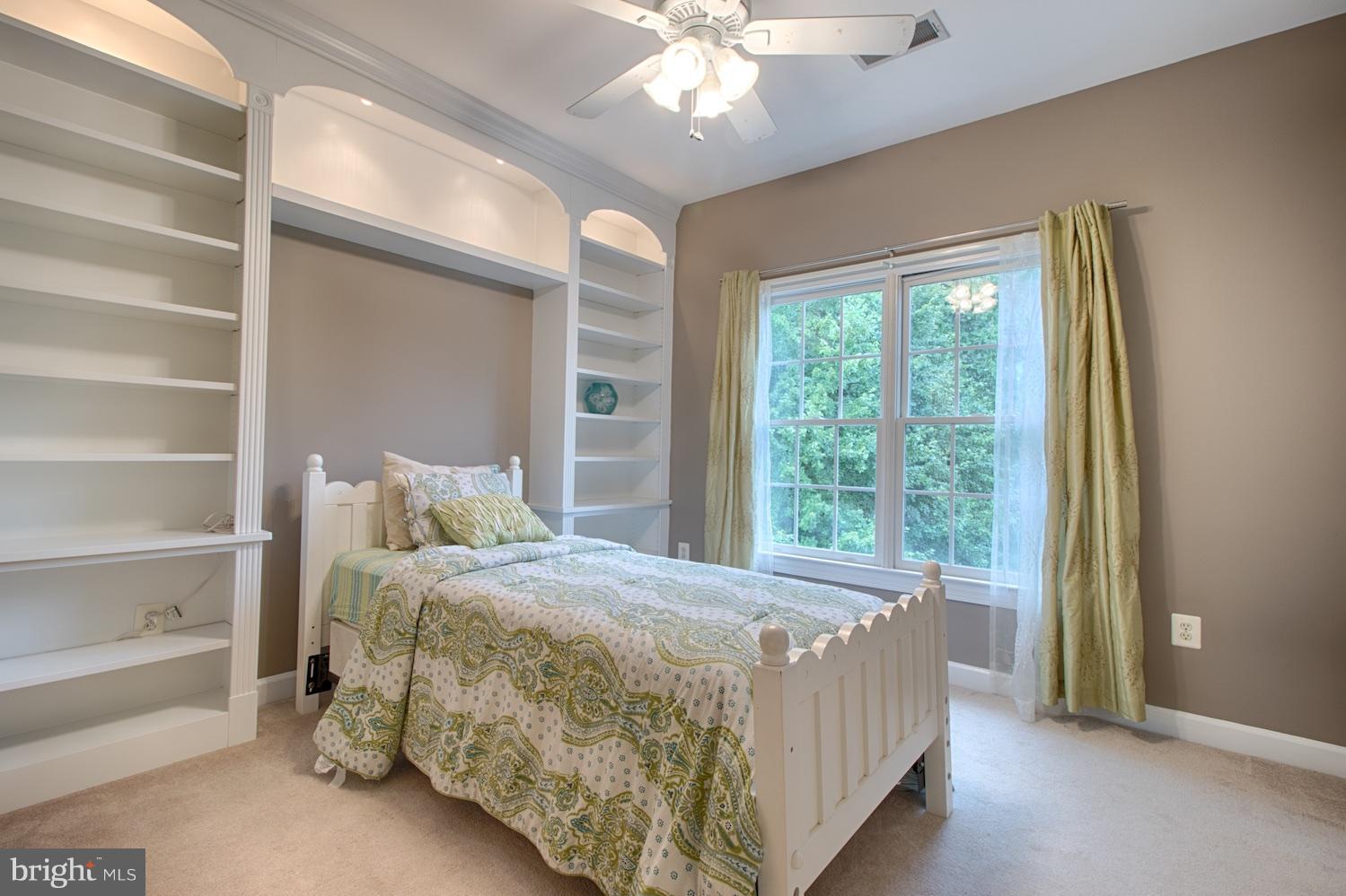 7365 Hunters Oak Court Springfield, VA 22150 - Photo 16 of 27 2nd Bedroom