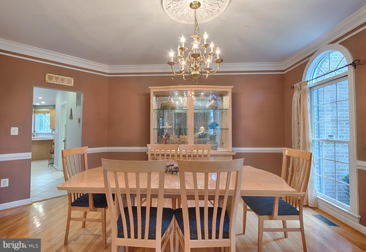7365 Hunters Oak Court Springfield, VA 22150 - Photo 5 of 27 Dining Room