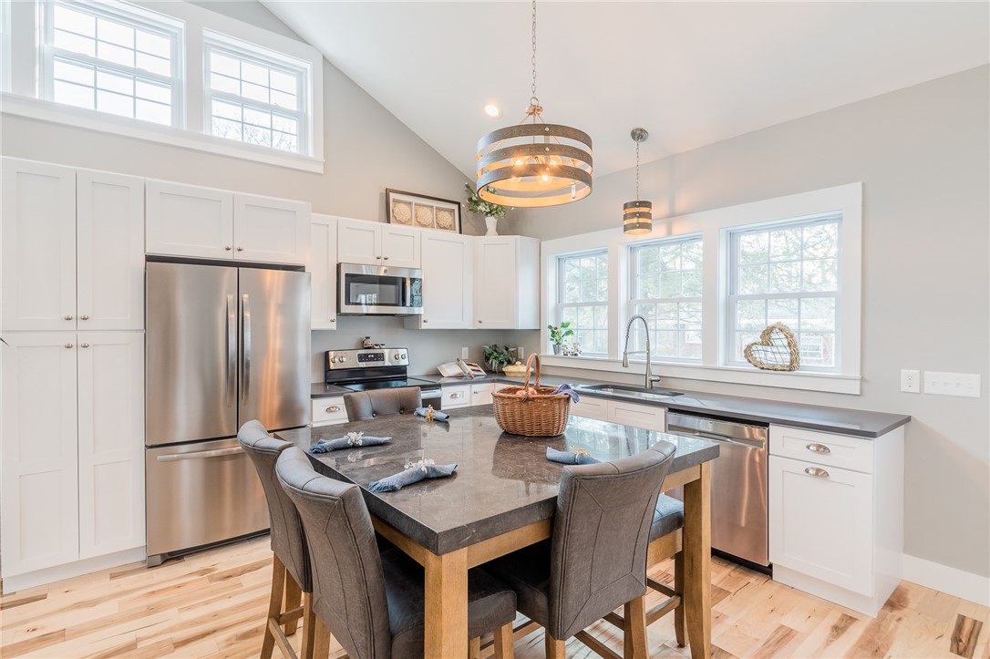10 Albert Street Westerly, RI 02891 - Photo 3 of 36 Gallery Image 3