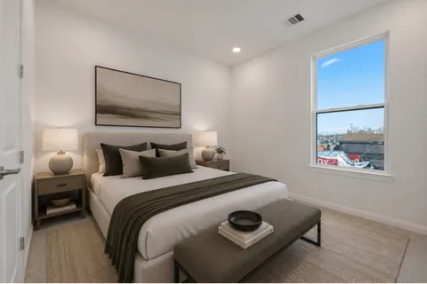 $290,000 | 102 East 44th Street, Unit C, Houston, TX 77018