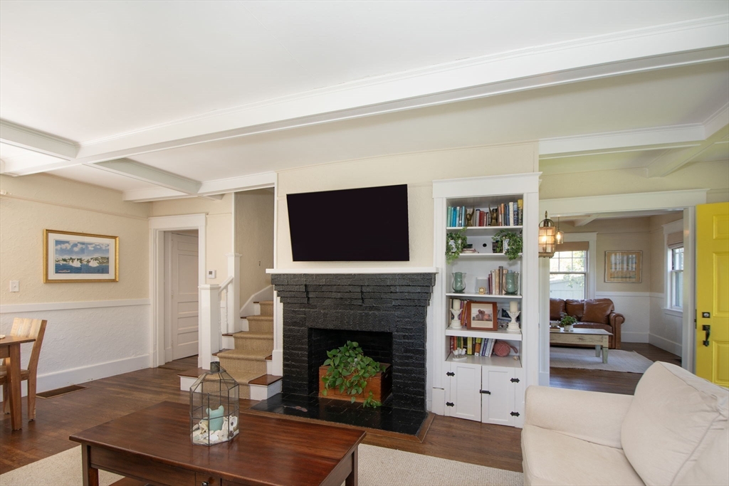 27 Standish Road Duxbury, MA 02332 - Photo 8 of 40 Gallery Image 8