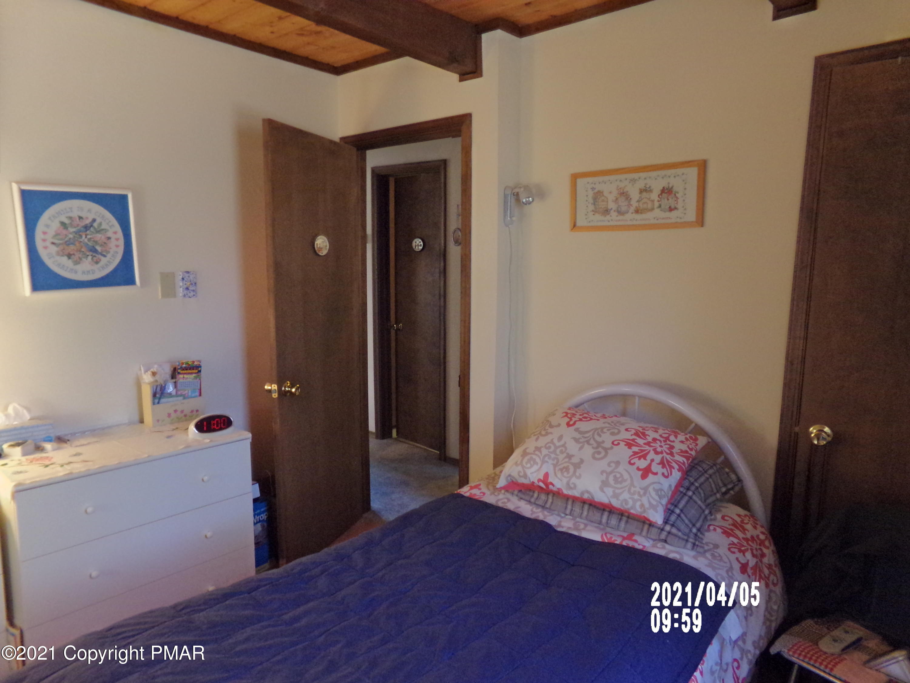 187 King Arthur Road Blakeslee, PA 18610 - Photo 21 of 37 Bedroom 2 view 2