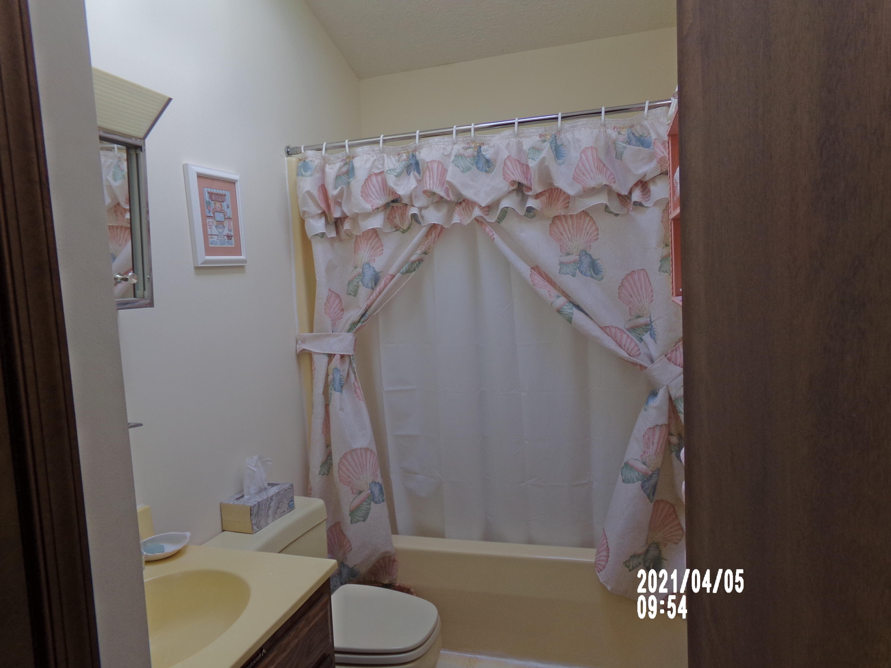 187 King Arthur Road Blakeslee, PA 18610 - Photo 33 of 37 Master Bath