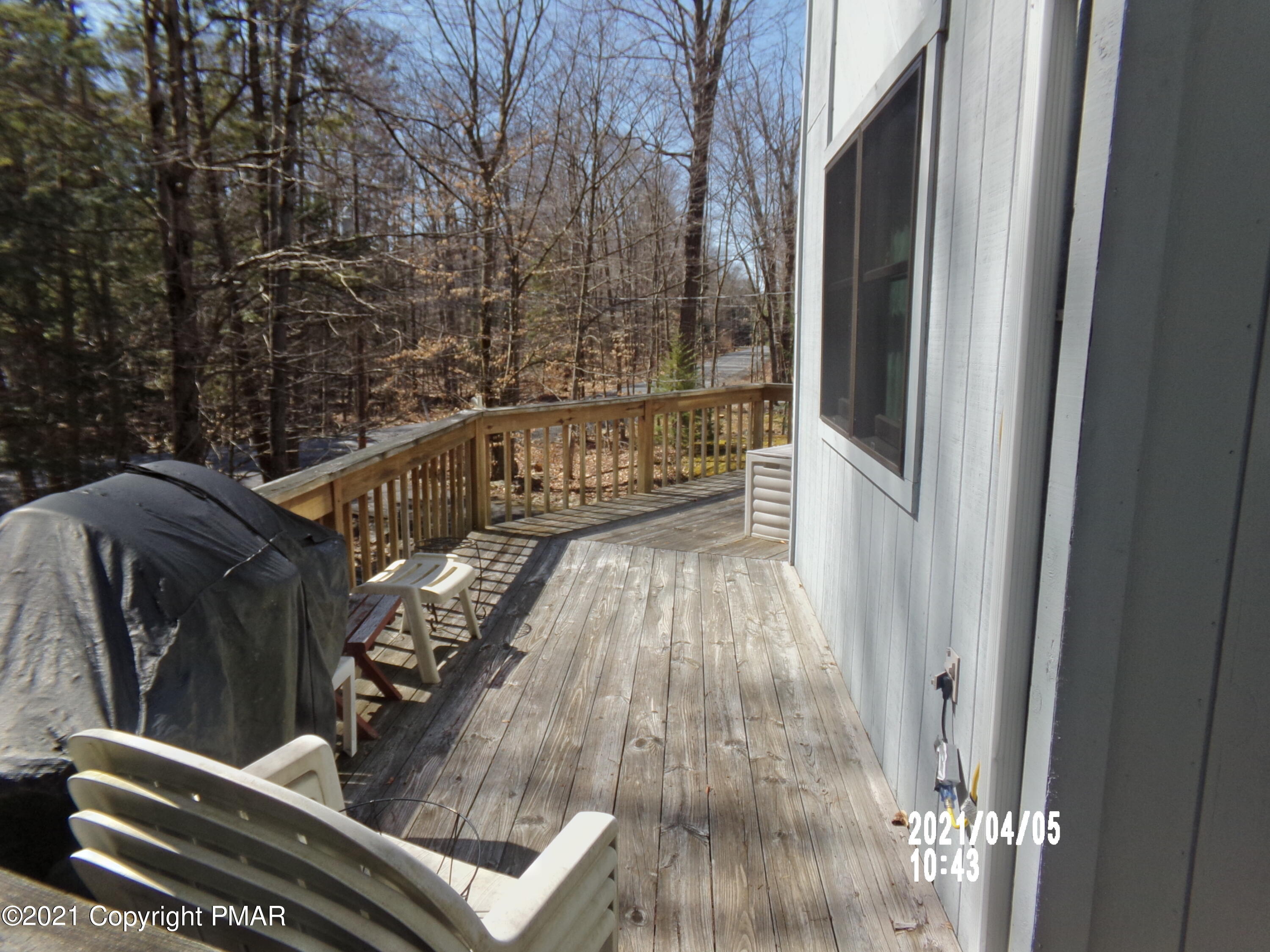 187 King Arthur Road Blakeslee, PA 18610 - Photo 34 of 37 Deck
