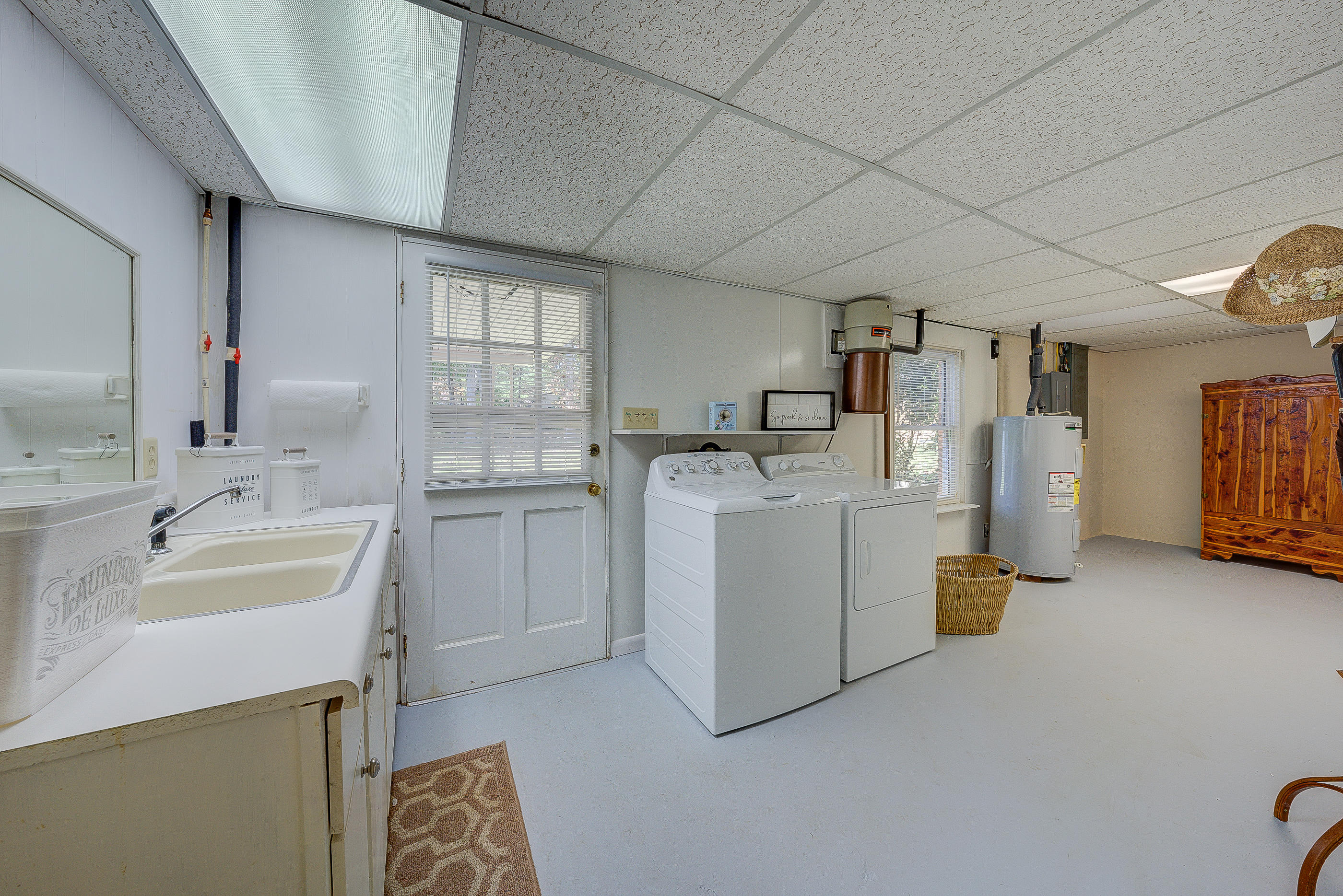 714 Tyler Road Salem, VA 24153 - Photo 23 of 33 130