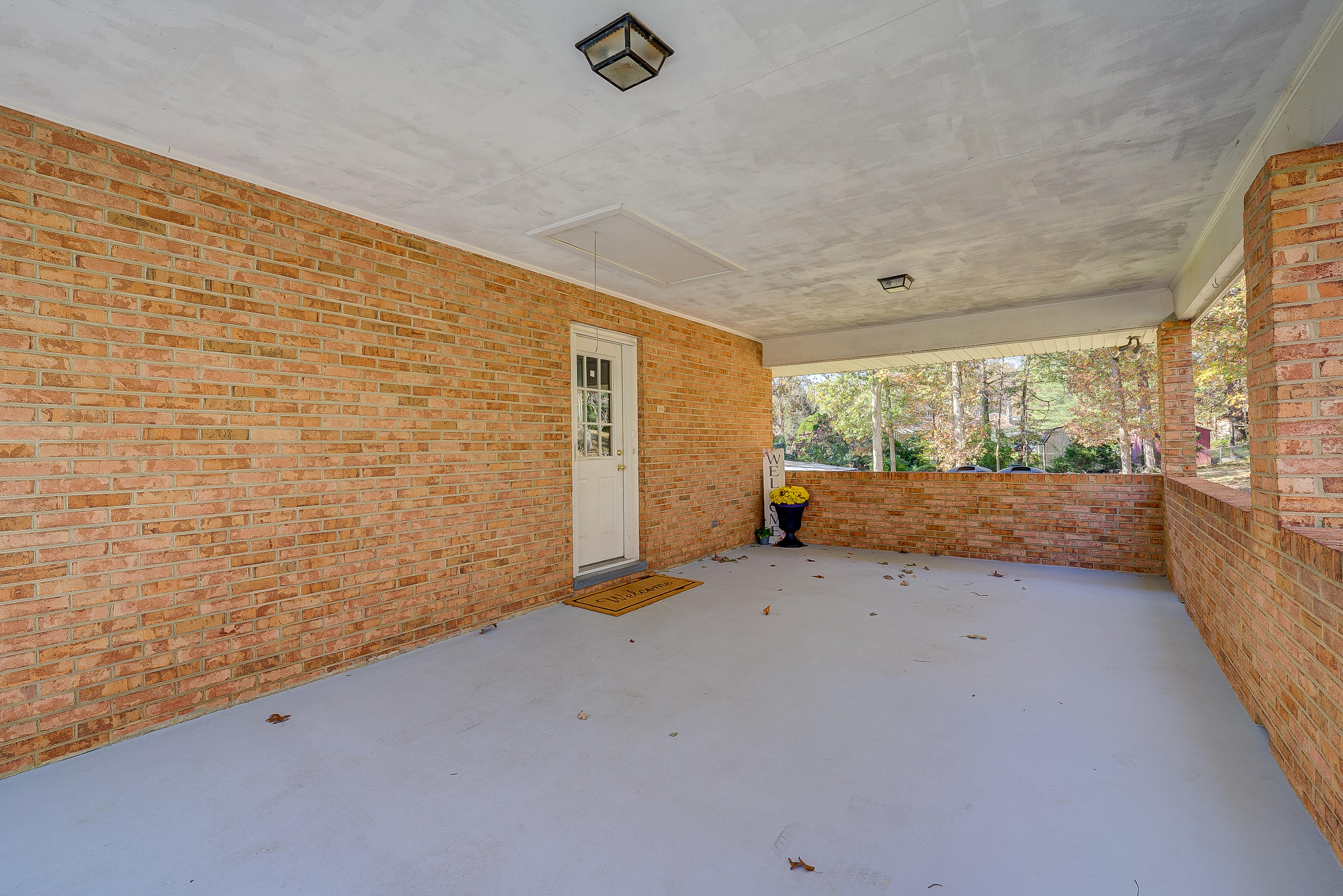 714 Tyler Road Salem, VA 24153 - Photo 4 of 33 88