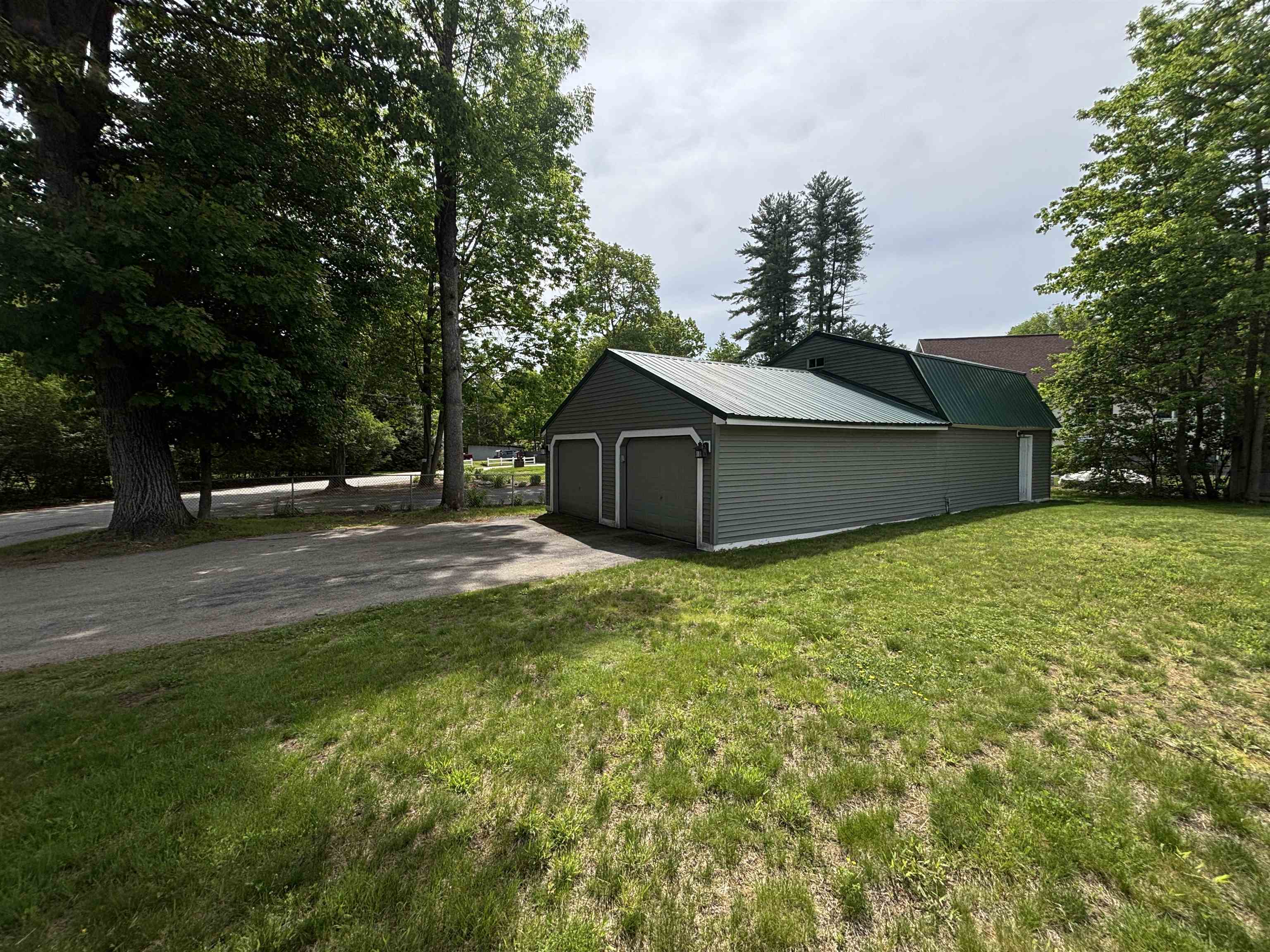 118 Danis Park Road Goffstown, NH 03045 - Photo 2 of 27
