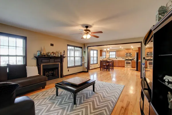 $2,100 | 2965 Brewster Drive, Clarksville, TN 37042