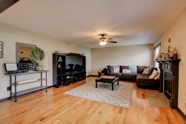 $2,100 | 2965 Brewster Drive, Clarksville, TN 37042