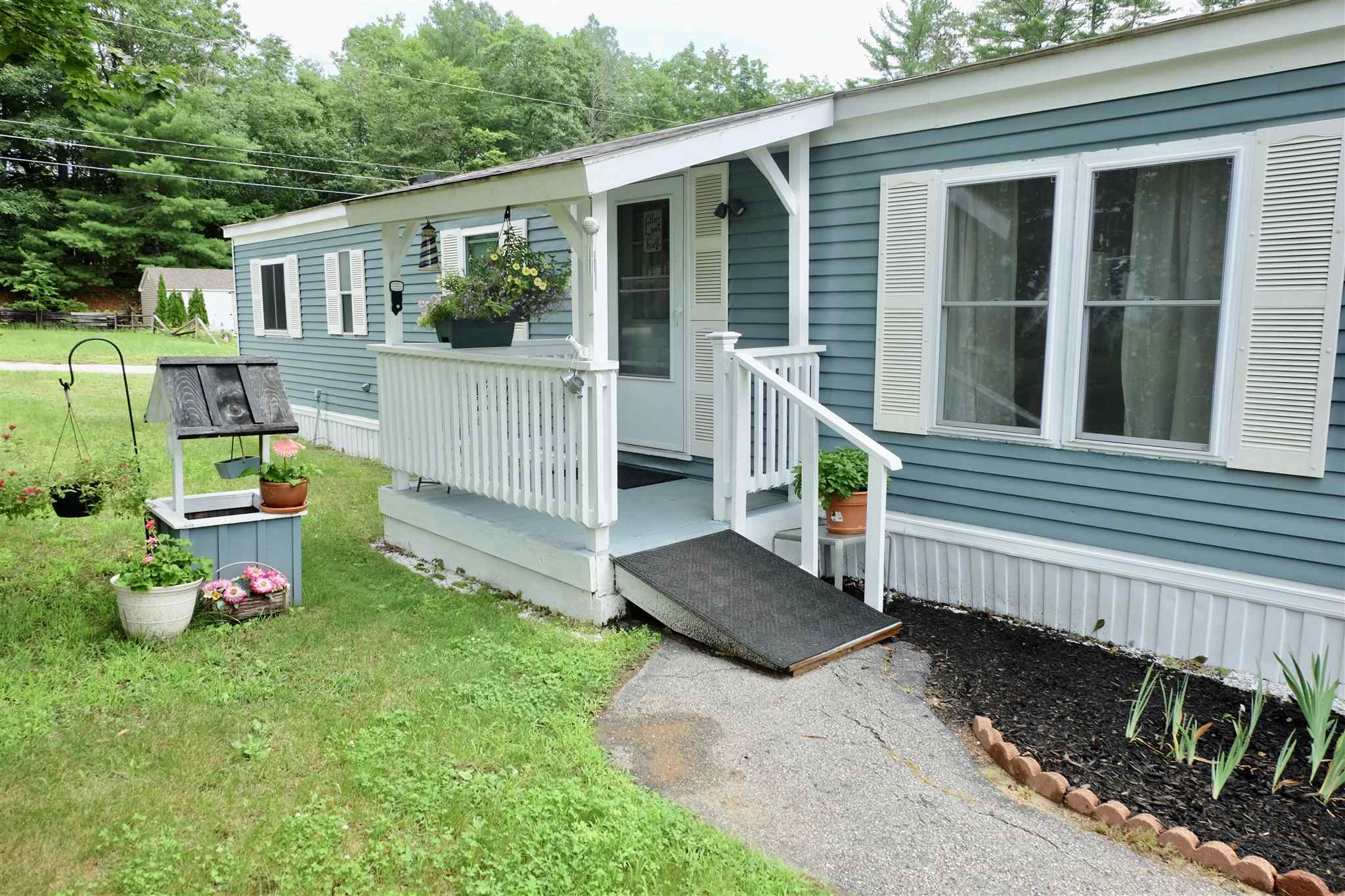 11 Brook Circle Loudon, NH 03307 - Photo 2 of 22