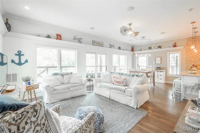 $1,595,000 | 1311 Carter Street, Van Buren, MO 63965