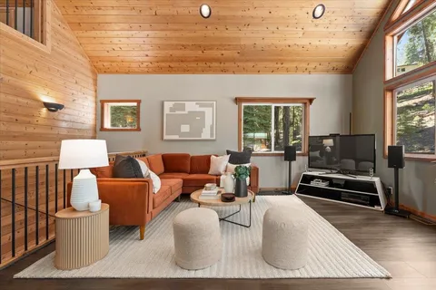 $999,000 | 12480 Rainbow Drive, Truckee, CA 96161