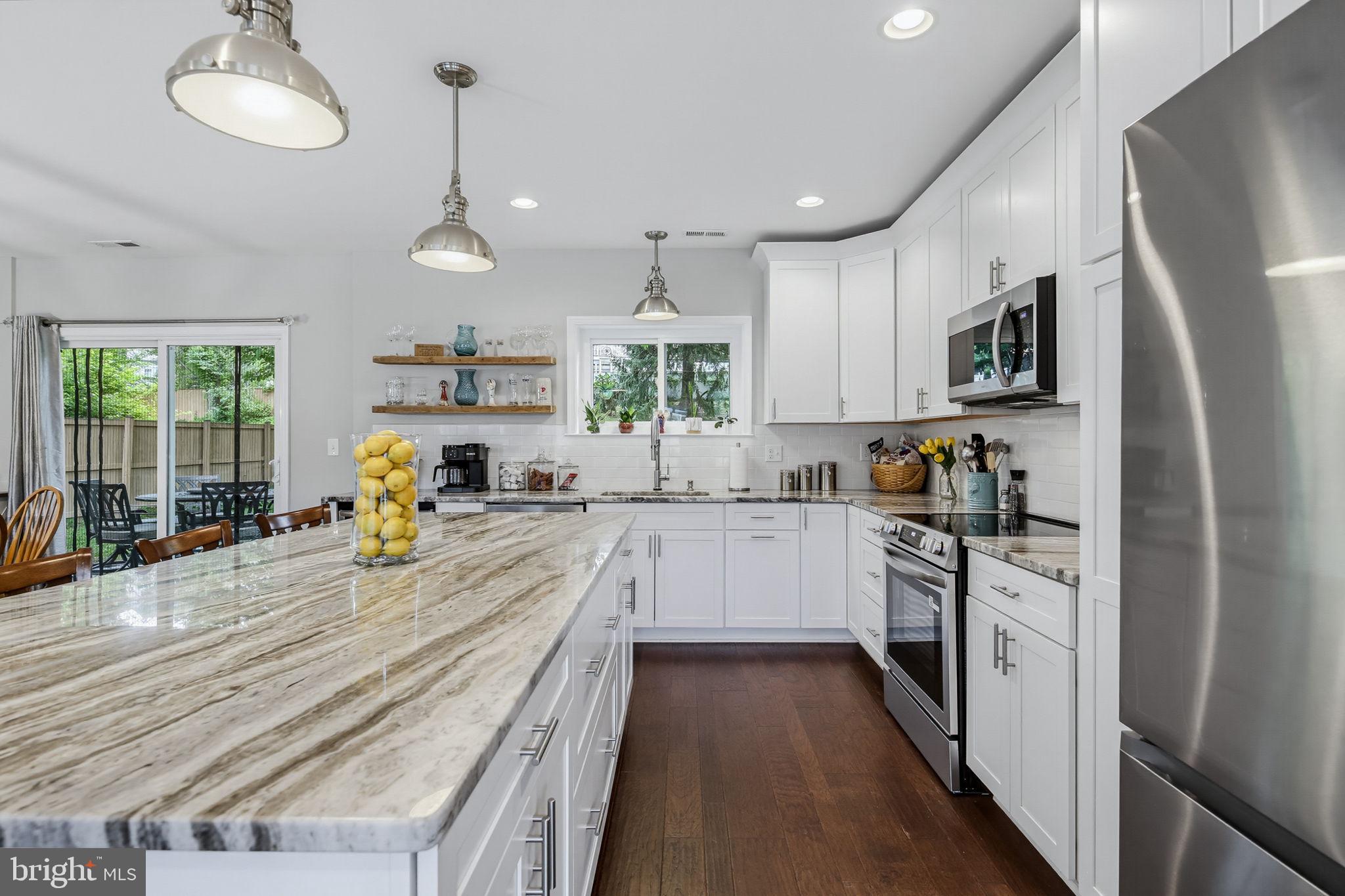 9242 Spring Valley Road Ellicott City, MD 21043 - Photo 5 of 52 Lovely eight foot island