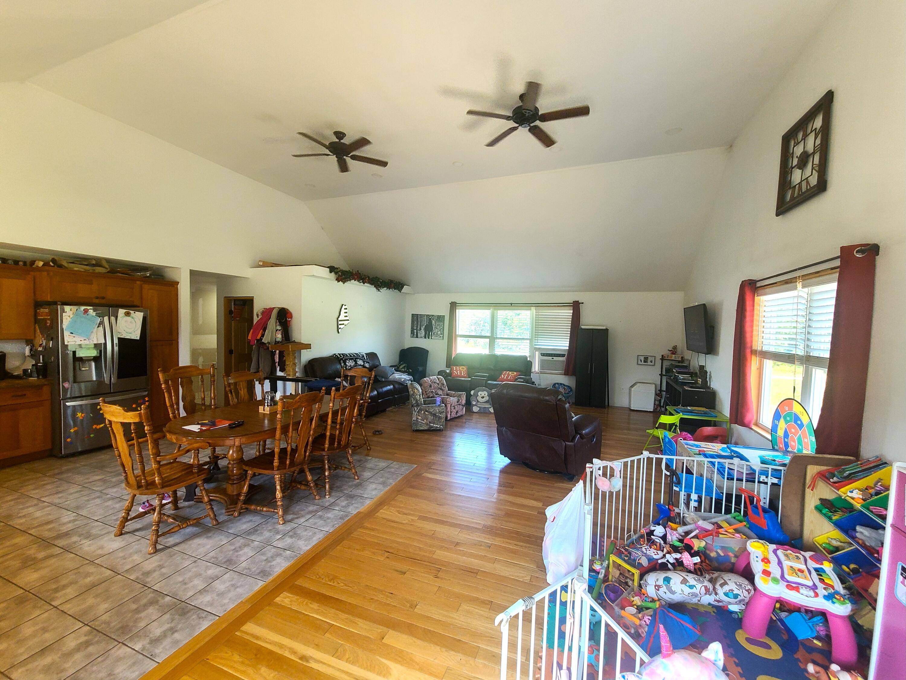 24 Fickett Lane Solon, ME 04979 - Photo 19 of 46 24 Fickett Din Kit Liv