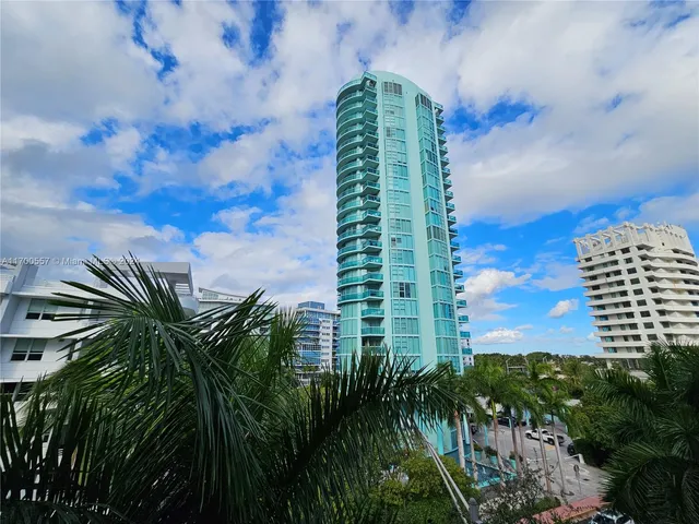 $599,000 | 6000 Collins Avenue, Unit 528, Miami Beach, FL 33140