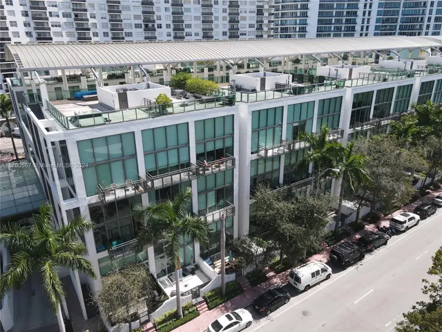 $599,000 | 6000 Collins Avenue, Unit 528, Miami Beach, FL 33140