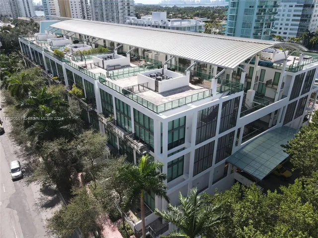$599,000 | 6000 Collins Avenue, Unit 528, Miami Beach, FL 33140