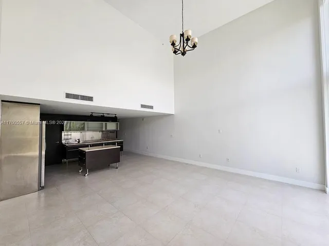 $599,000 | 6000 Collins Avenue, Unit 528, Miami Beach, FL 33140