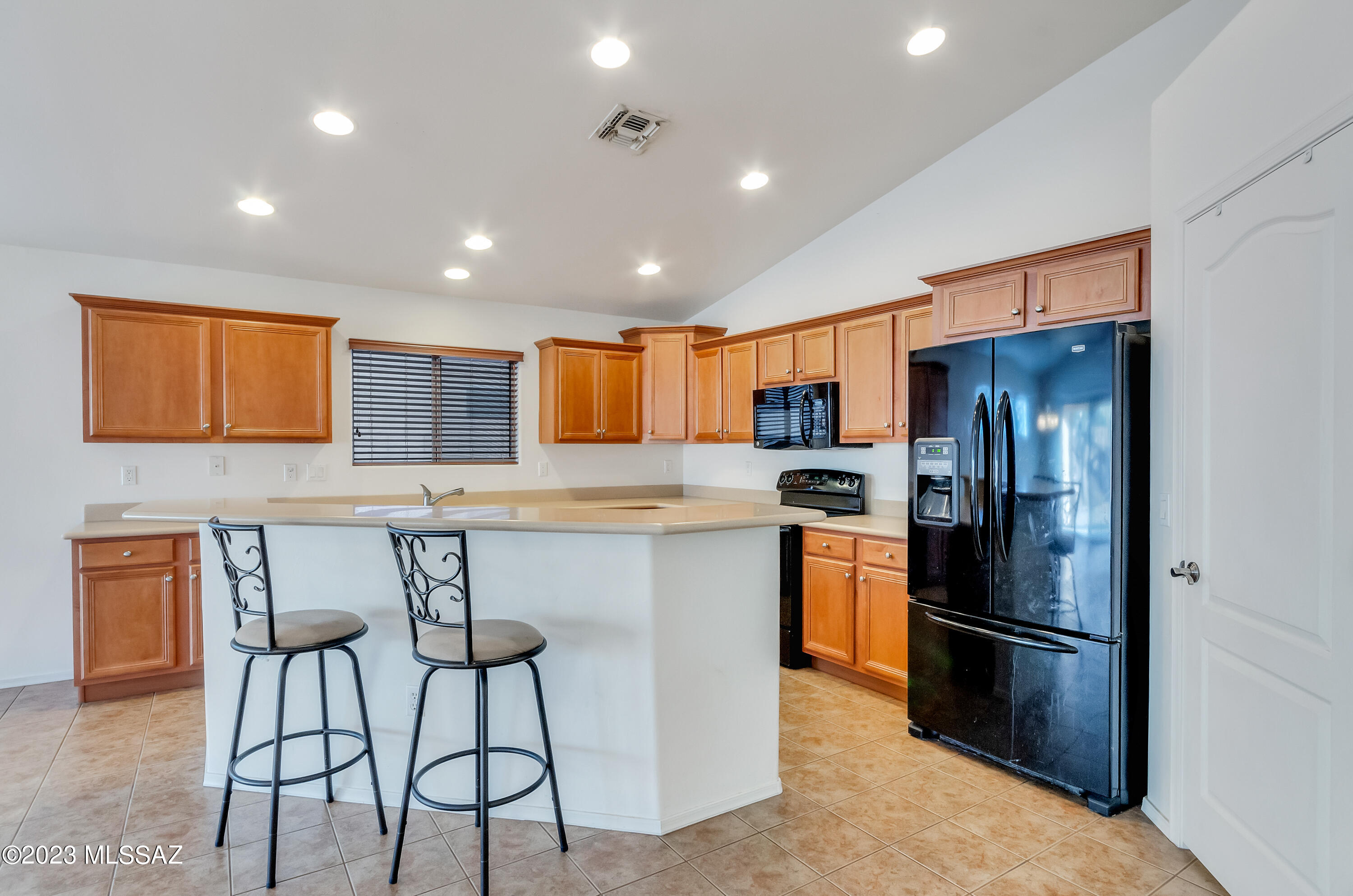 521 South Stone Bench Road Vail, AZ 85641 - Photo 10 of 36 KITCHEN