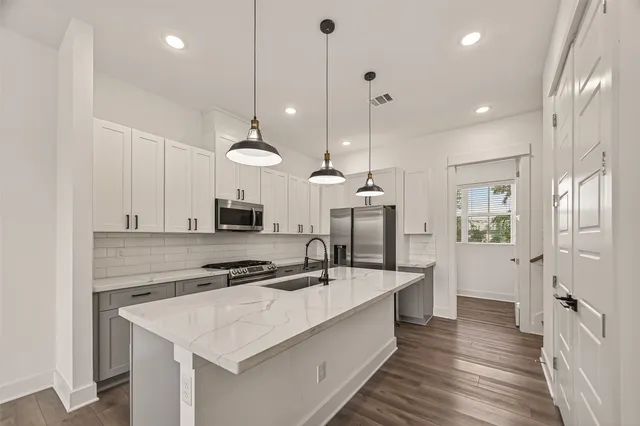 $2,200 | 1406 Mansfield Street, Houston, TX 77091