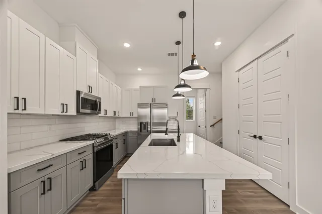 $2,200 | 1406 Mansfield Street, Houston, TX 77091