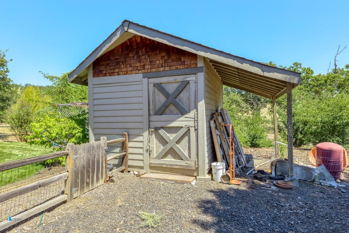 960 West Linn Road Eagle Point, OR 97524 - Photo 51 of 62 24_WLR_24