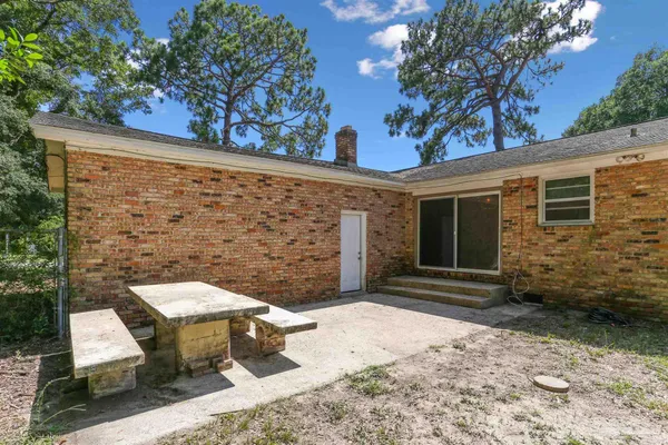 $2,200 | 6222 Maybelle Drive, Pensacola, FL 32504