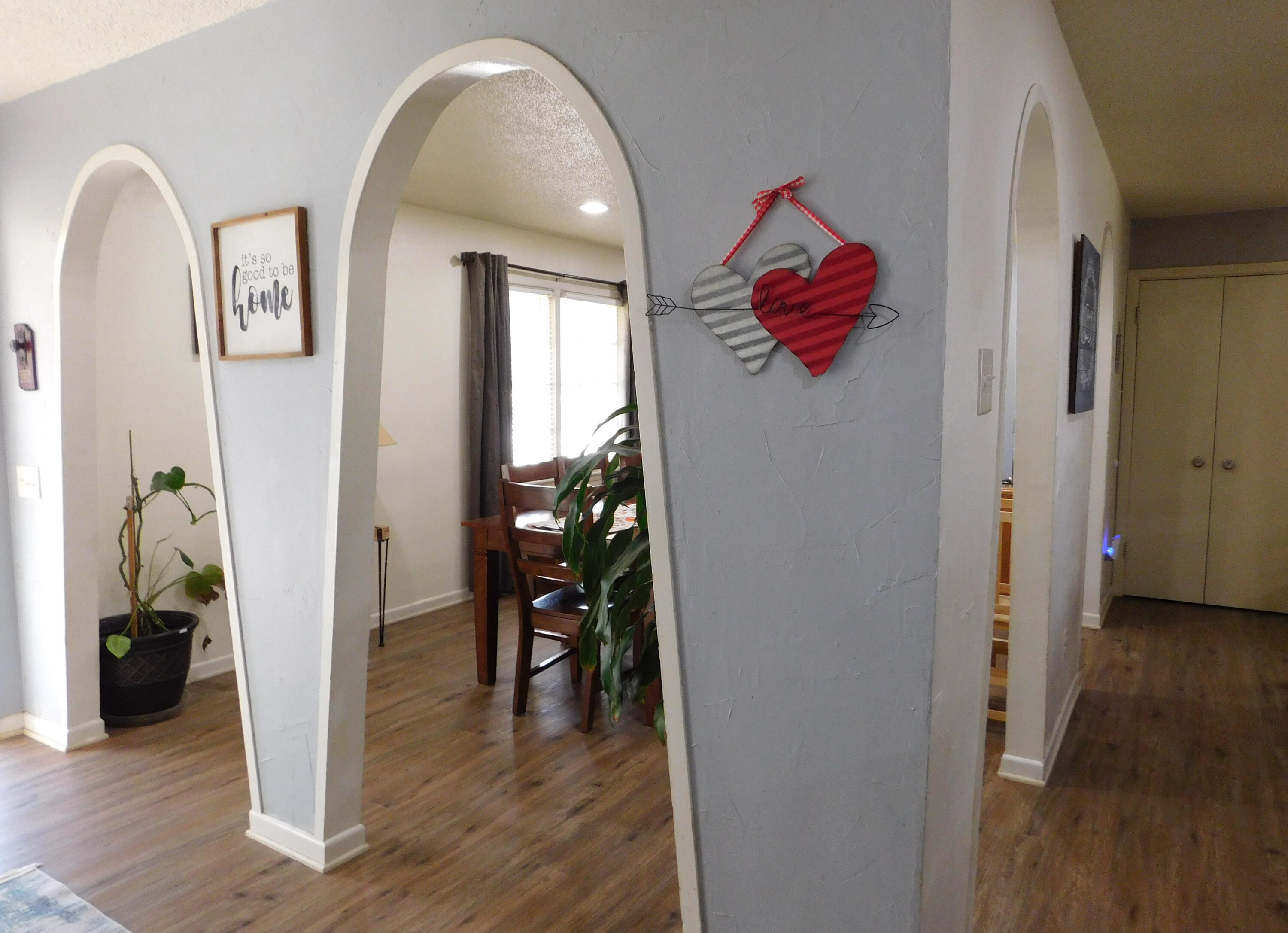 1730 West Ave F Muleshoe, TX 79347 - Photo 9 of 32 wooden floor in a room