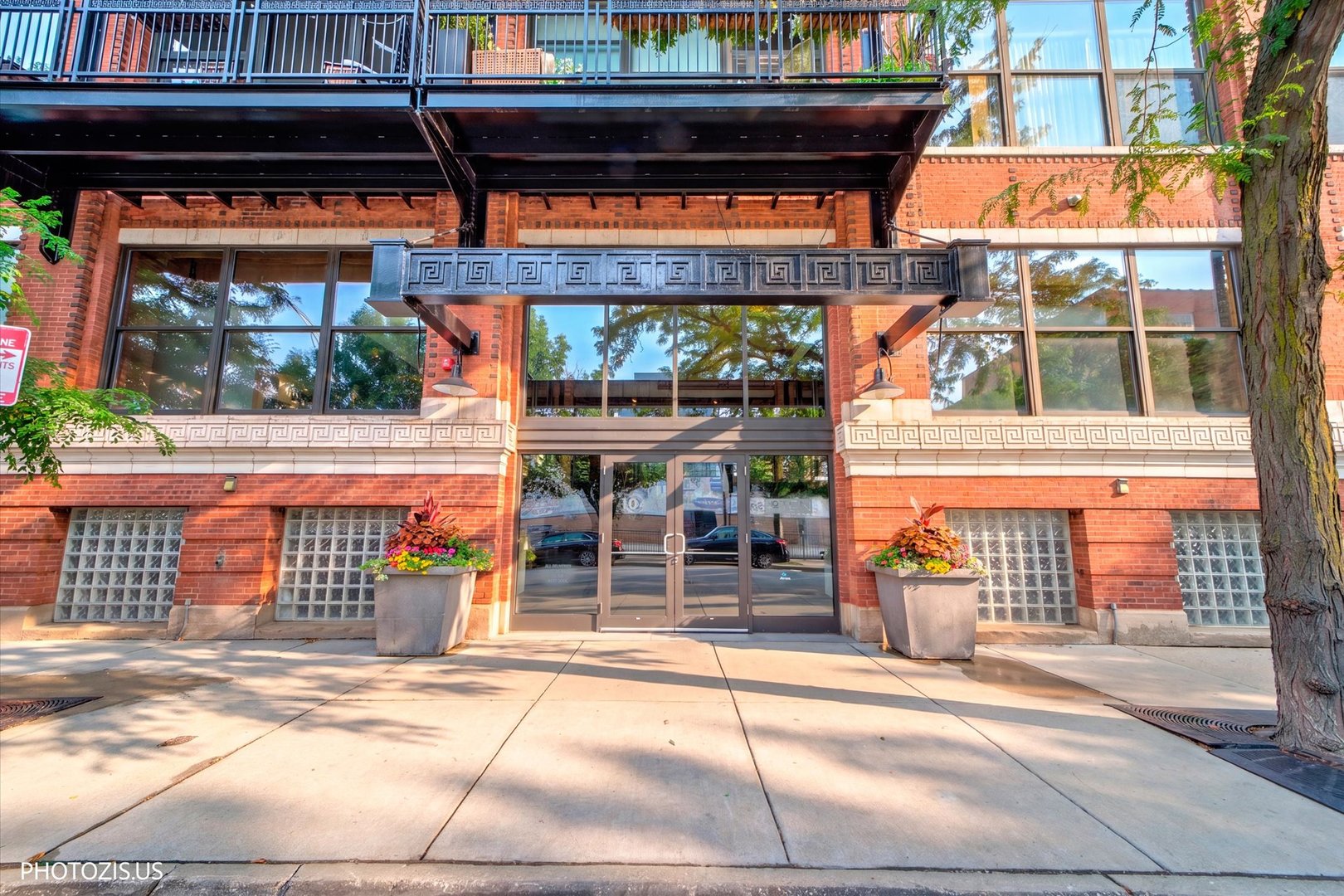1040 West Adams Street, Unit 422 Chicago, IL 60607 - Photo 1 of 42 Gallery Image 1