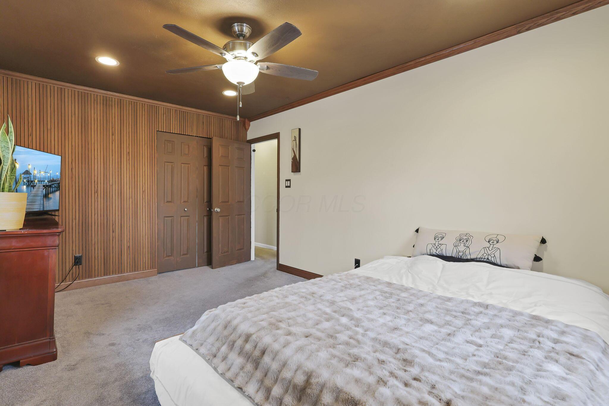 1065 Bernard Road Columbus, OH 43221 - Photo 21 of 58 Upgraded Ceiling